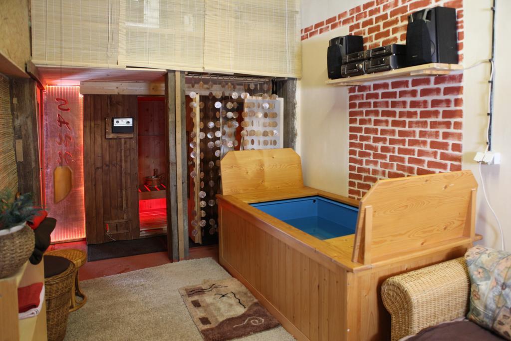 Hrazdeny Statek Mytinka Guest House ภายนอก รูปภาพ
