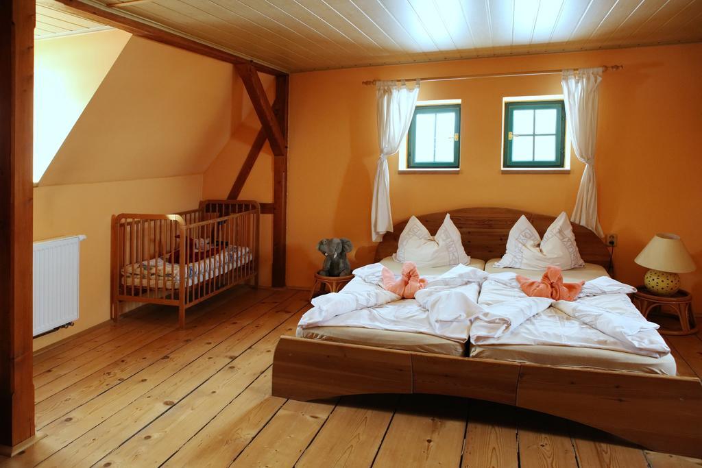 Hrazdeny Statek Mytinka Guest House ห้อง รูปภาพ