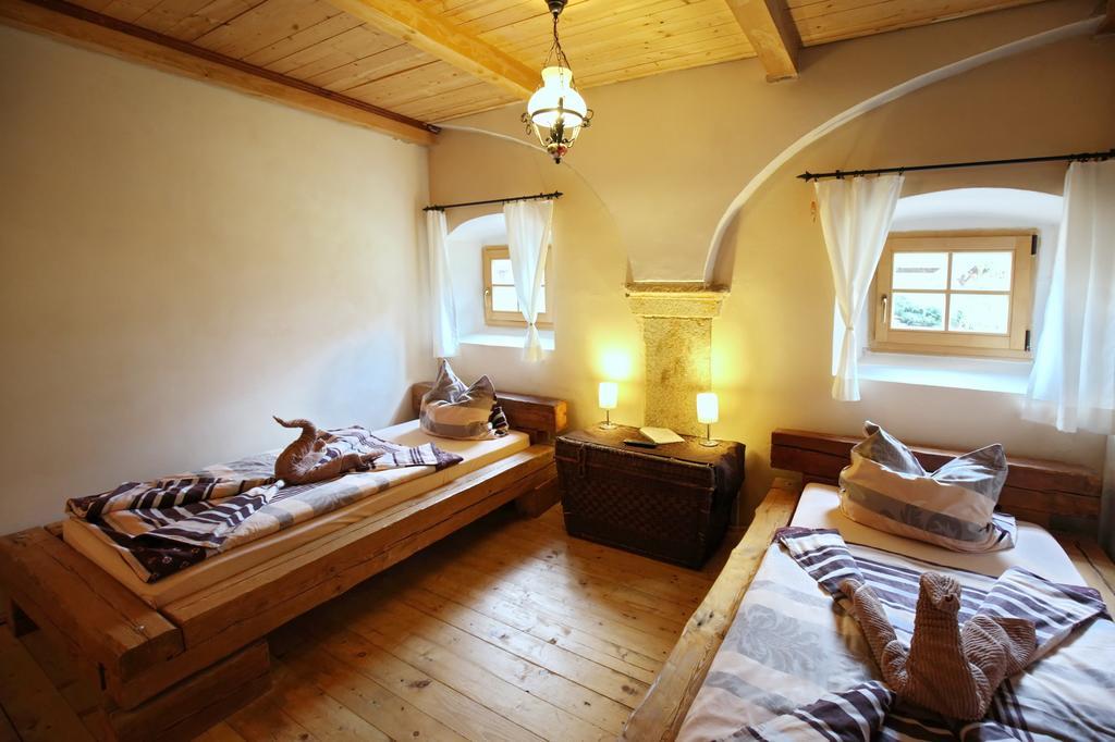 Hrazdeny Statek Mytinka Guest House ภายนอก รูปภาพ