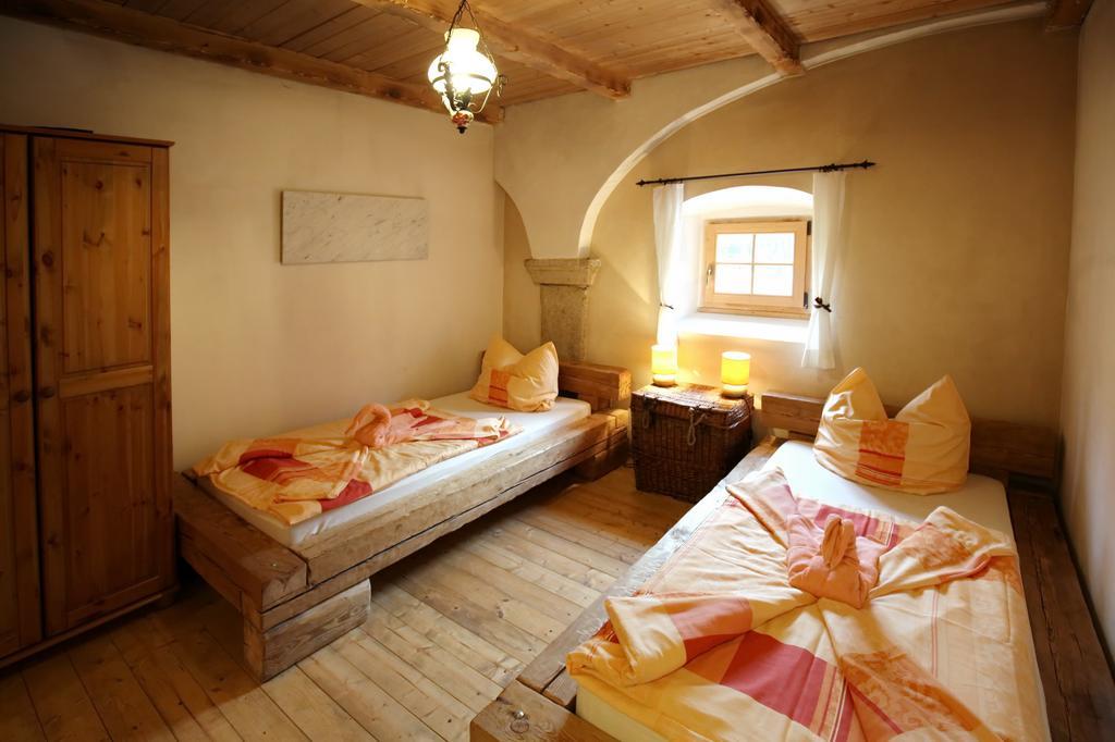 Hrazdeny Statek Mytinka Guest House ภายนอก รูปภาพ