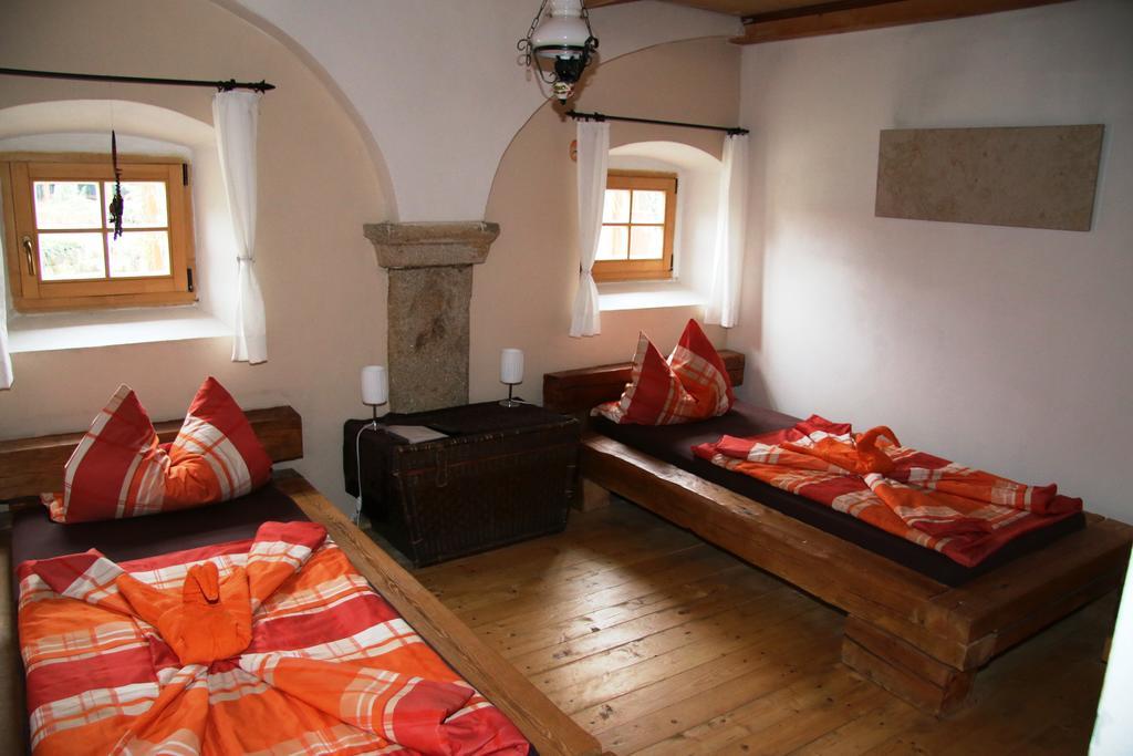Hrazdeny Statek Mytinka Guest House ภายนอก รูปภาพ