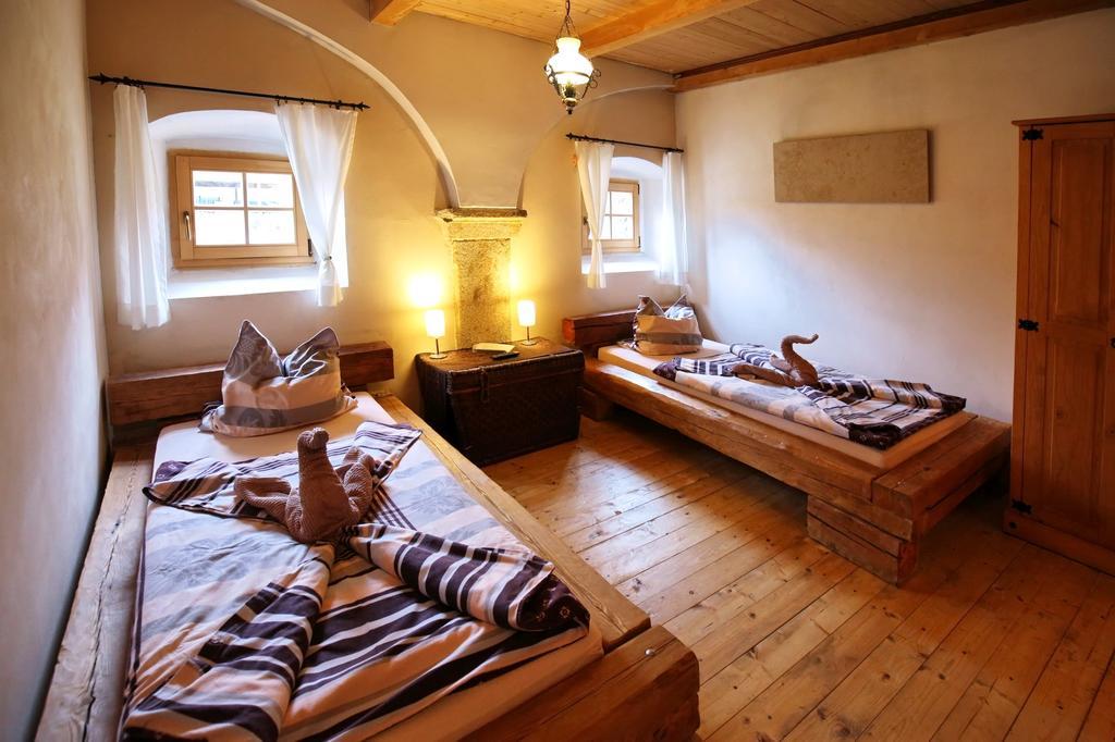 Hrazdeny Statek Mytinka Guest House ภายนอก รูปภาพ